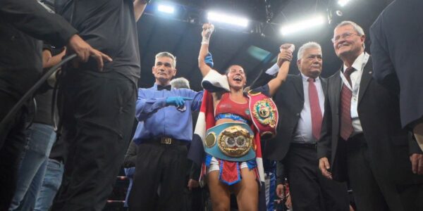 A female champion boxer defeats hatred in Central America.