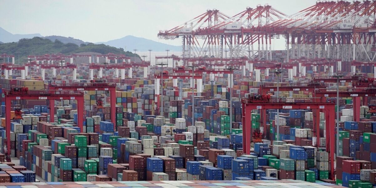 In September, China's imports and exports declined by 6.2% due to weakened global demand.