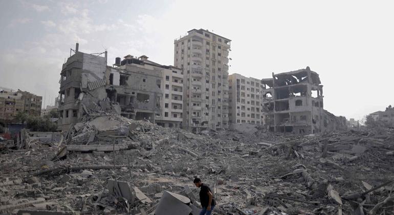 The blockade in the Israel-Palestine conflict is jeopardizing aid to Gaza, while the WHO draws attention to the severe mental health concerns in Israel.
