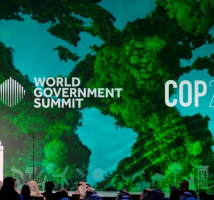 The preliminary COP28 document proposes the elimination of fossil fuels.