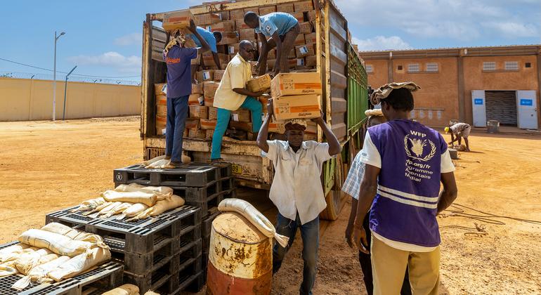 food crisis

The United Nations aid representative is calling for greater assistance to address the food crisis in Niger.