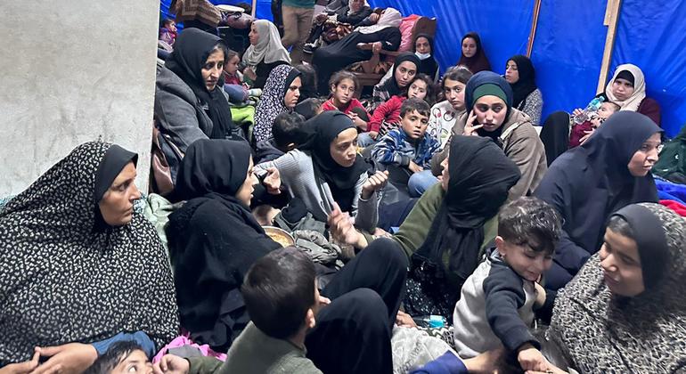 In the midst of a funding crisis for UNWRA, desperate individuals in Gaza are searching through trucks in hopes of finding food.