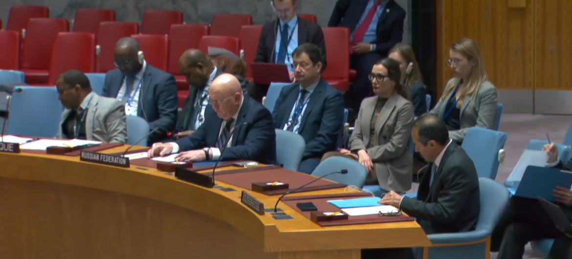 Vassily Nebenzia (centre), Ambassador and Permanent Representative of Russia, addresses the Security Council.