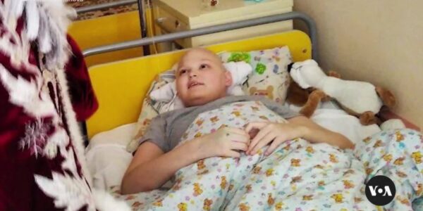 A hospital in the United States and a charitable organization in Ukraine are working together to provide treatment for pediatric cancer patients amid ongoing conflict.