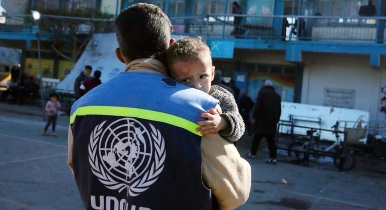 UN humanitarian teams reach Gaza City for the first time in weeks.