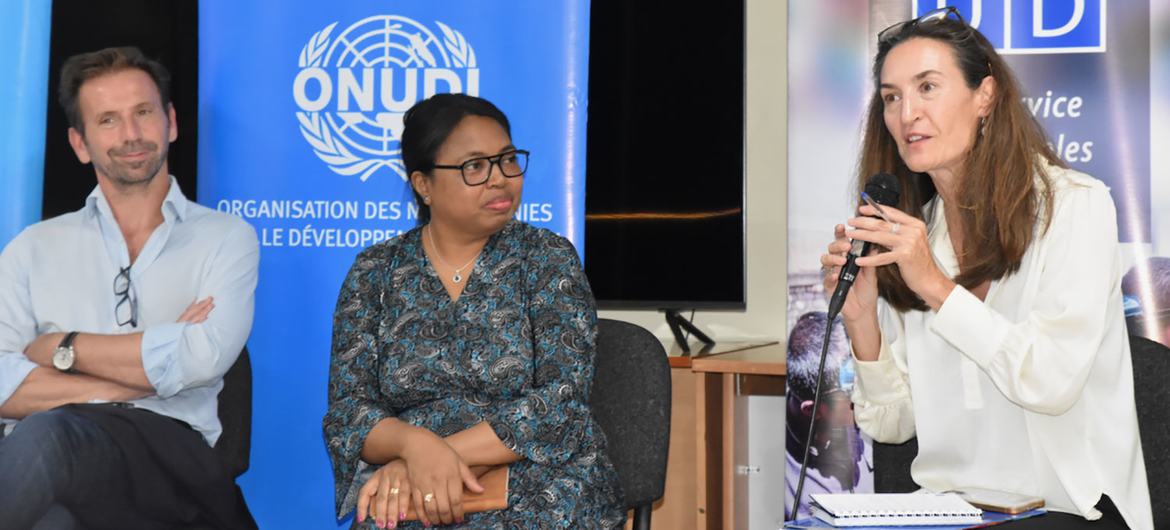 UNICEF’s Deputy Representative, Head of Programmes Gilles Chevalier (left) and UNDP Resident Representative Natasha van Rijn (right) join a discussion on sustainable development in Madagascar.