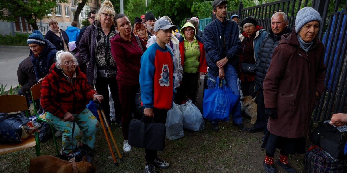 Plight of Ukrainian civilians grows as Russian forces step up attacks