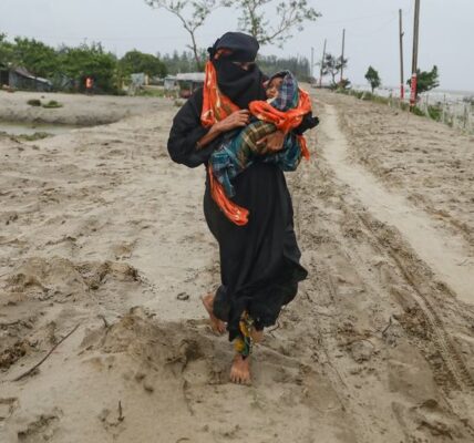 UN supports response as Cyclone Remal batters communities in Bangladesh, India