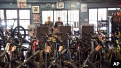 US bike shops boomed early in pandemic, now facing bumpy ride