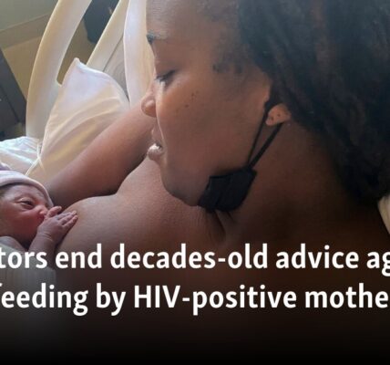 US pediatricians end decades-old advice against breastfeeding by HIV-positive mothers