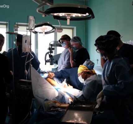 US reconstructive surgeons step up to help Ukrainian counterparts