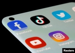 US surgeon general says social media apps need warning labels