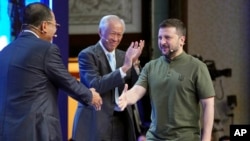 Zelenskyy, at Shangri-La meeting, urges countries to join peace summit