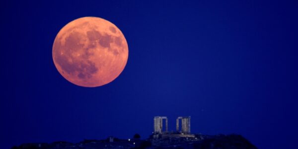 Supermoon viewed from around the globe