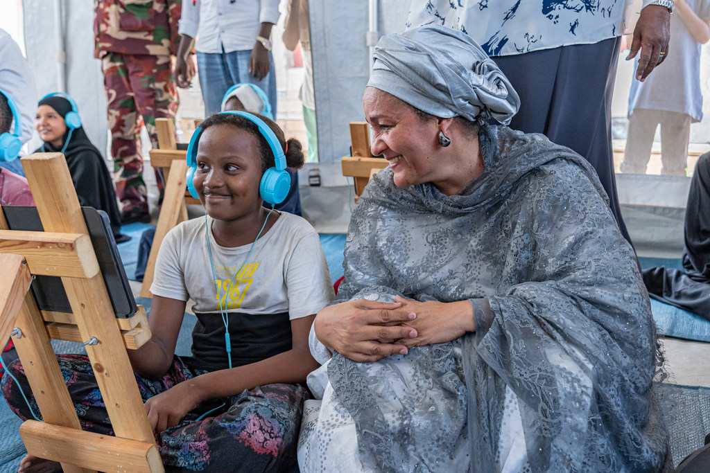 UN Deputy Secretary-General Amina Mohammed visits the UNICEF-supported e-learning centre at site for displaced people at Abdullah Naji in Port Sudan.