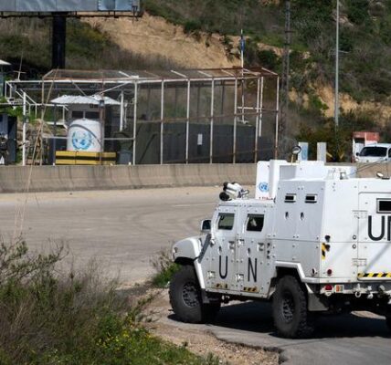 Israeli forces fire on UN peacekeepers in Lebanon