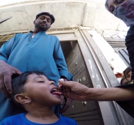 Polio strikes as misinformation fuels vaccine refusal in Pakistan, Afghanistan