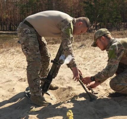 Ukranian fighter finds US-made M224 mortar effective on front lines