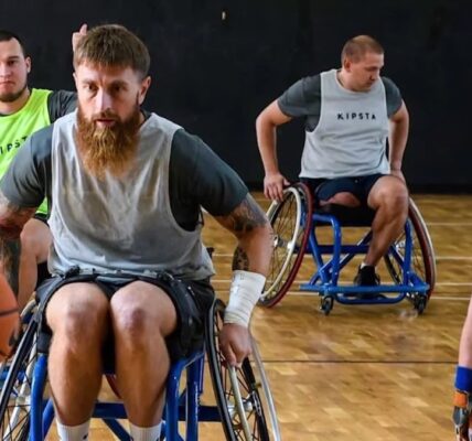 Wounded Ukrainian war vets train for wintry sports competition