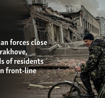 As Russian forces close in on Kurakhove, hundreds of residents remain in front-line city