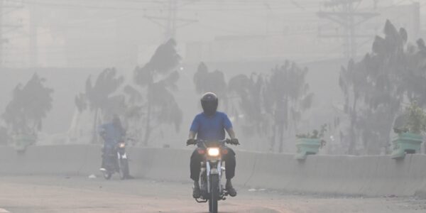 Lahore air pollution hits historic high, forcing school closures