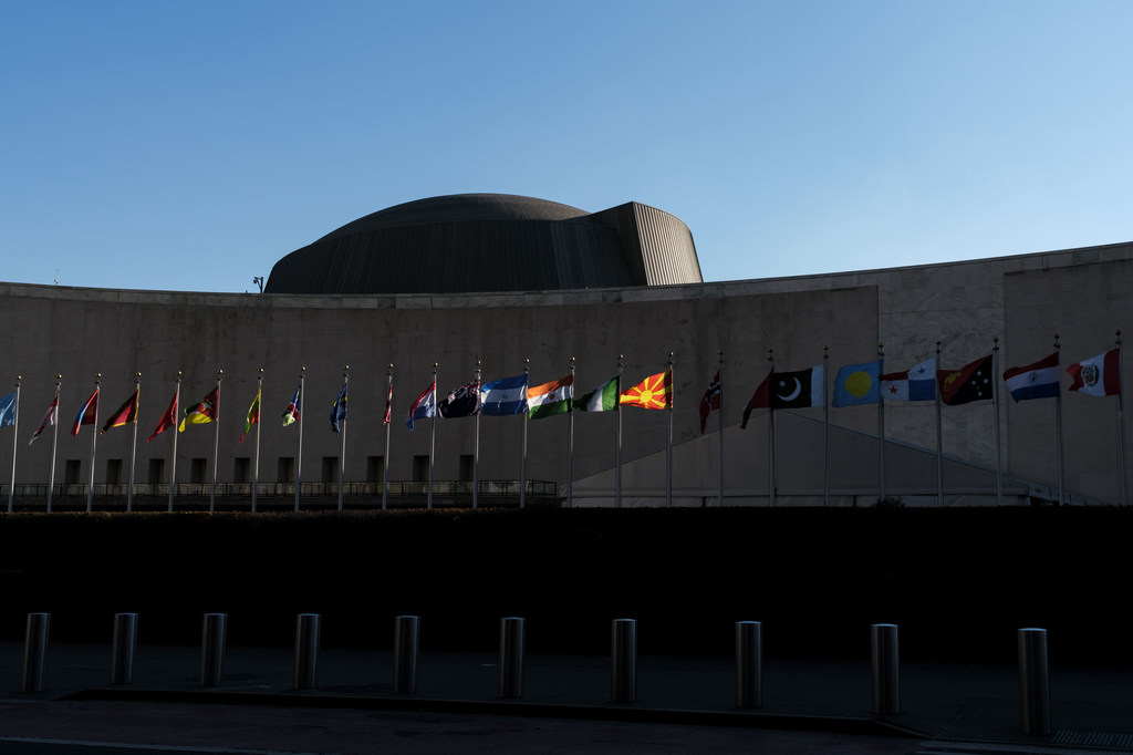 On weekends, only the UN flag is raised, but during UN General Assembly high-level week held in September each year, the flags of the UN and the world remain flying around the clock.