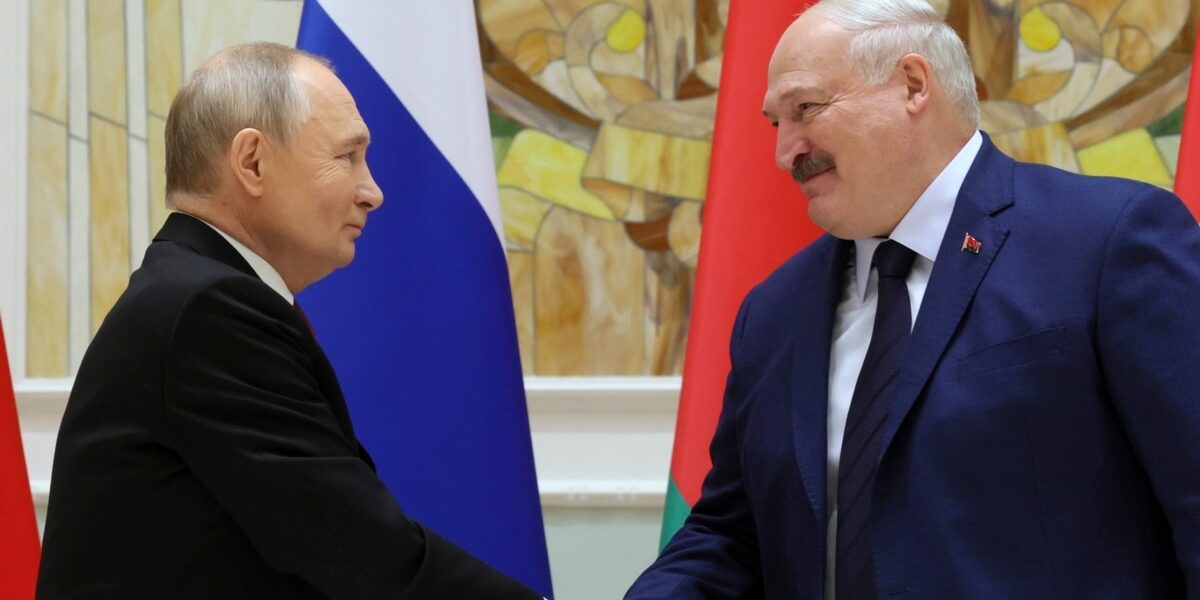 VOA Russian: Kremlin could force Belarus to enter war in Ukraine or lose independence