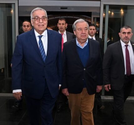 In Lebanon, Guterres highlights challenges and support for peacekeepers