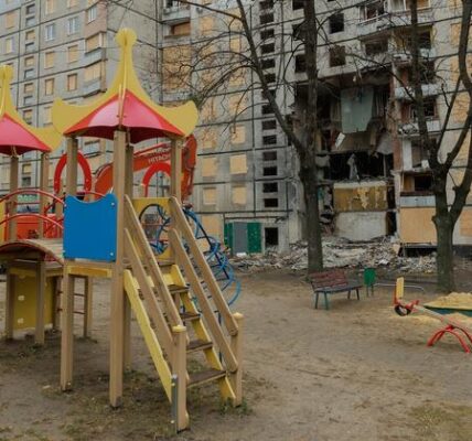 Ukraine: UNICEF alarmed over incessant attacks devastating young lives