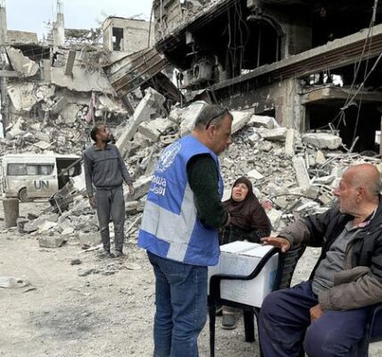 Gaza: Nearly 148,000 receive cash aid since ceasefire began