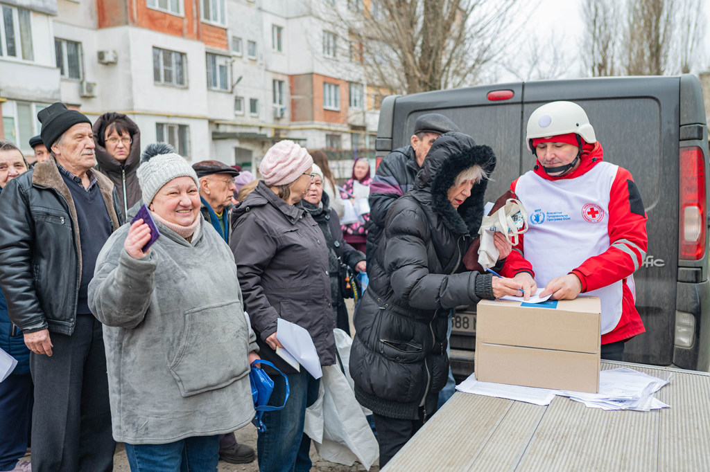 The UN continues to work with local organizations to distribute food aid.