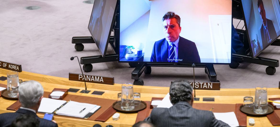 Tom Fletcher (on screen), Under-Secretary-General for Humanitarian Affairs and Emergency Relief Coordinator, briefs the Security Council on the situation in Yemen.