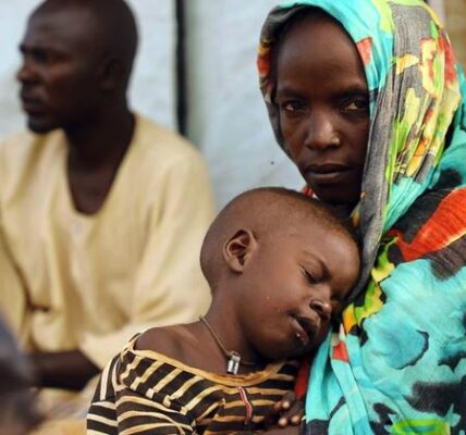 Exhausted Sudanese flee into Chad as fighting escalates